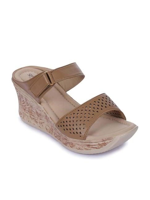 senorita by liberty women beige casual wedges