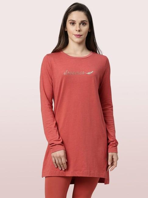 enamor brick melange embroidered longline t-shirt