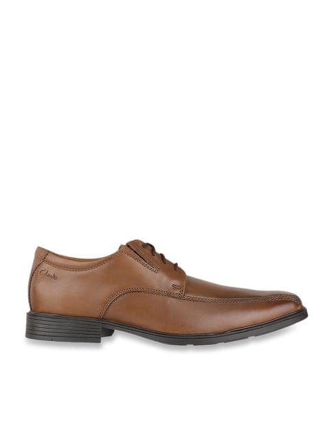 clarks men's tilden walk brown derby shoes