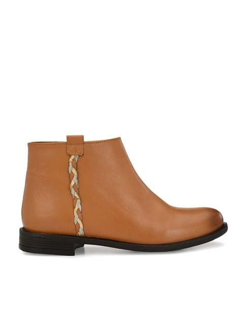 delize tan casual booties