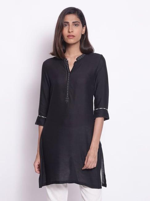 w black straight kurti