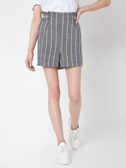 vero moda grey striped shorts