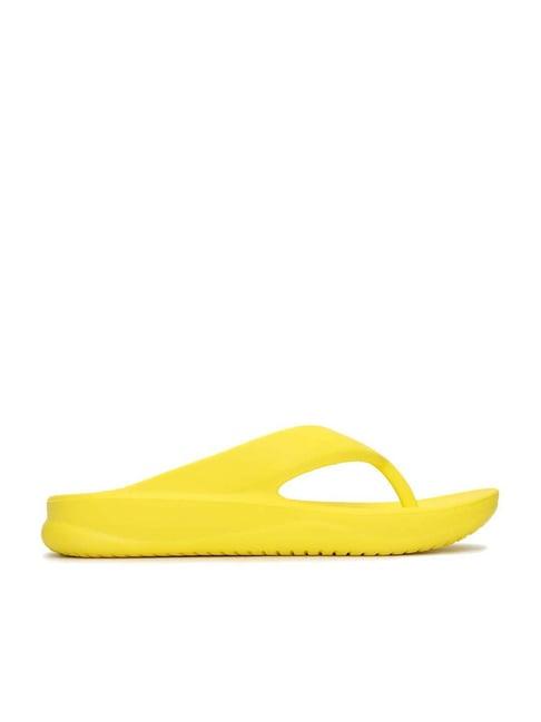 puma men's wave flip vibrant yellow flip flops