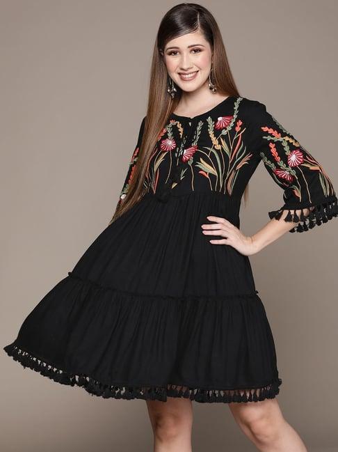 ishin black embroidered a-line dress