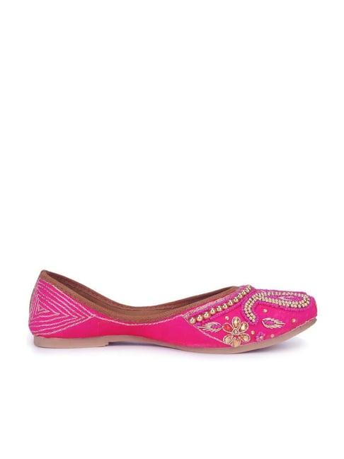 the desi dulhan women's pink ethnic juttis