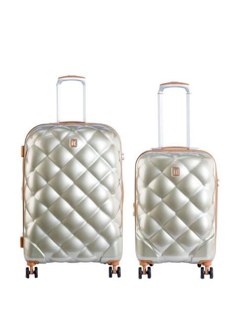 it luggage silver 8 wheel medium hard cabin trolley set of 2