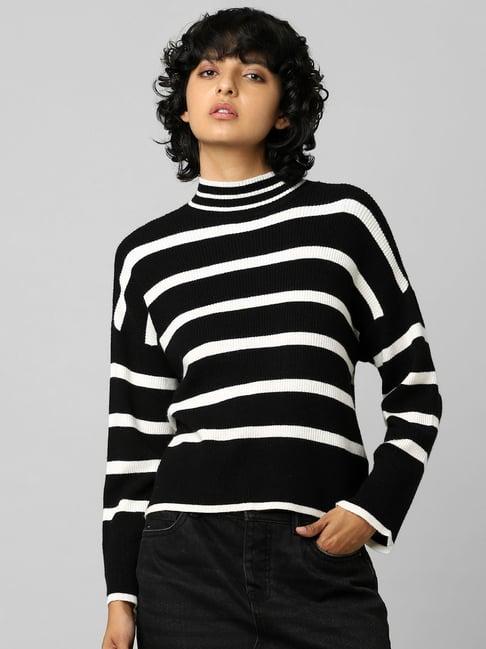 only black round neck pullover