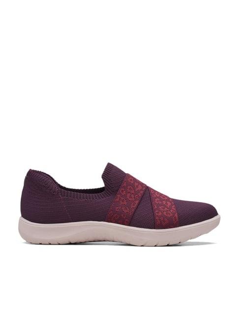 clarks women's adella stride burgundy walking shoes