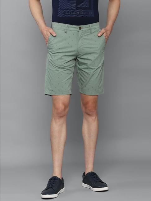 louis philippe sport green cotton slim fit printed shorts