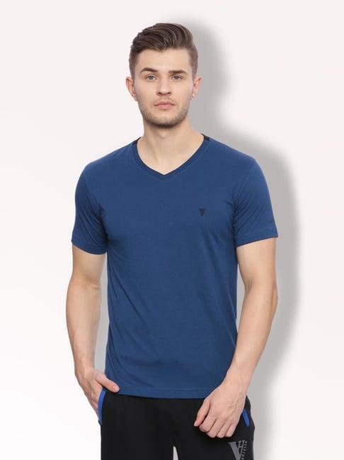 van heusen athleisure regular fit smart tech easy stain release solid t-shirt - deep sea