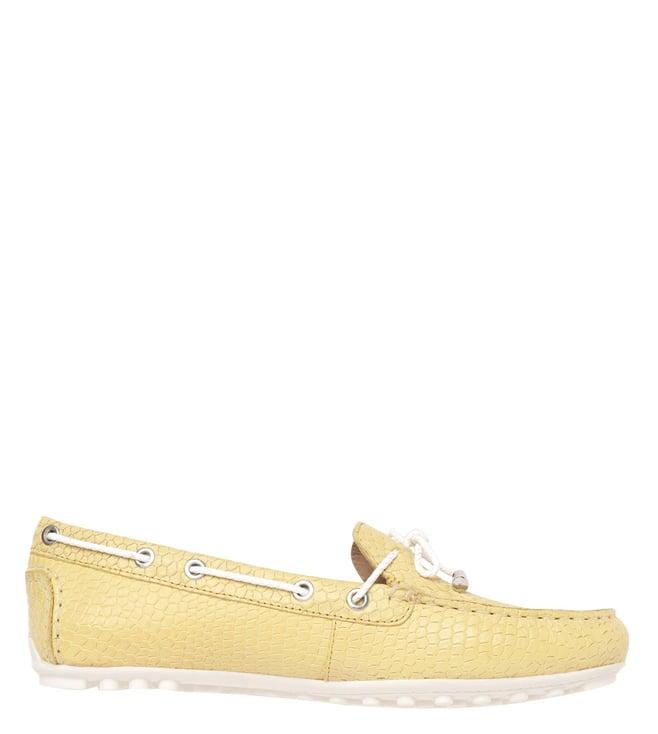 geox women's leelyan light yellow & white loafers (animal effect)