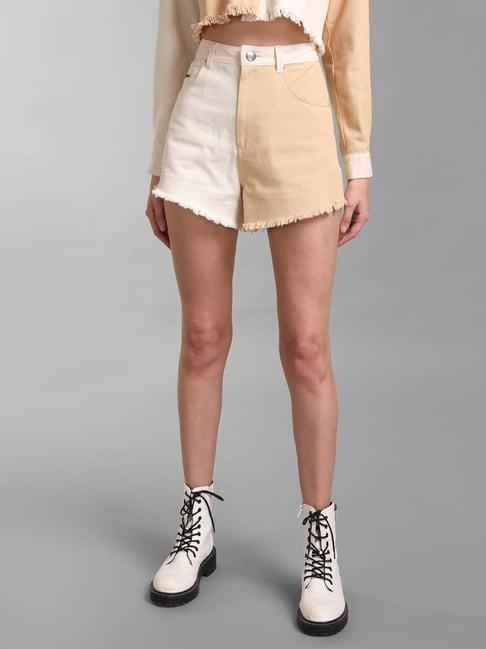 kz07 by kazo off white & beige color-block denim shorts