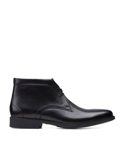 clarks men's whiddon black chukka boots