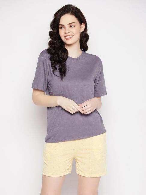 clovia grey & yellow cotton textured t-shirt with shorts