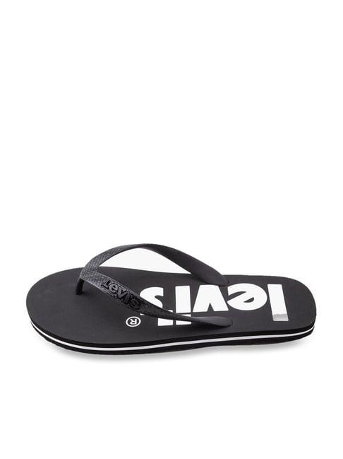 levi's men's black flip flops