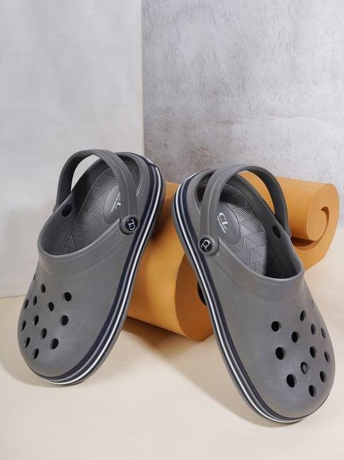 carlton london men's grey back strap clogs