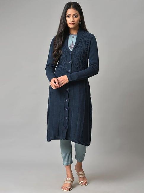 w blue knitted cardigan