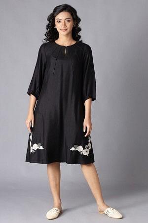 jet black pintuck kurta with embroidery