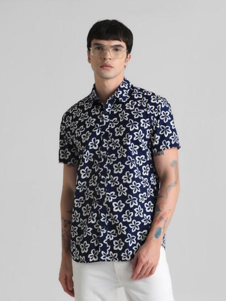 men regular fit printed spread collar casual shirt