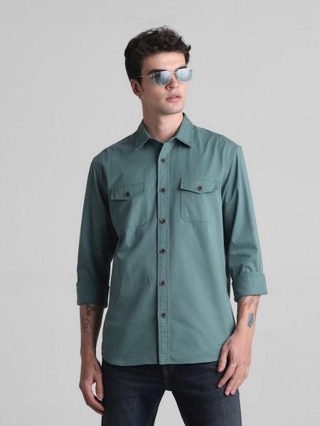 men regular fit solid spread collar casual shirt