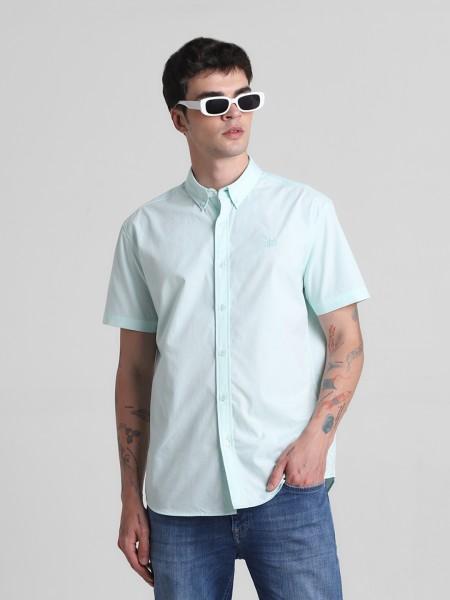 men regular fit solid button down collar casual shirt