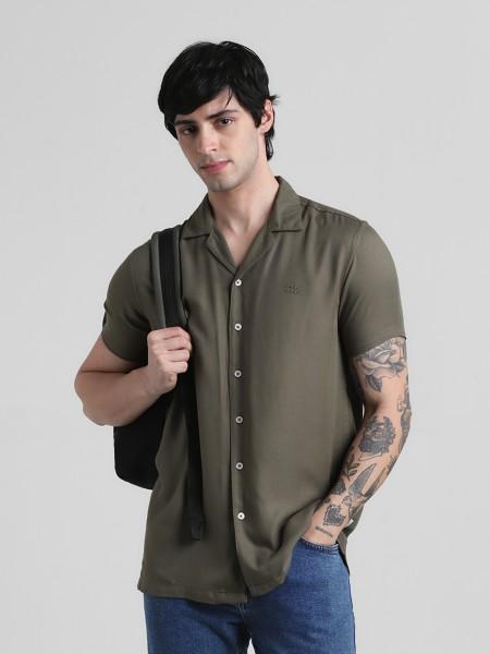 men regular fit solid lapel collar casual shirt