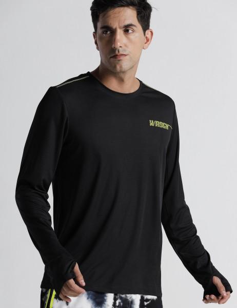 men solid round neck cotton blend black t-shirt