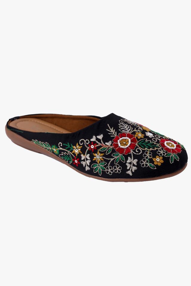 canvas slipon womens ethnic bellies