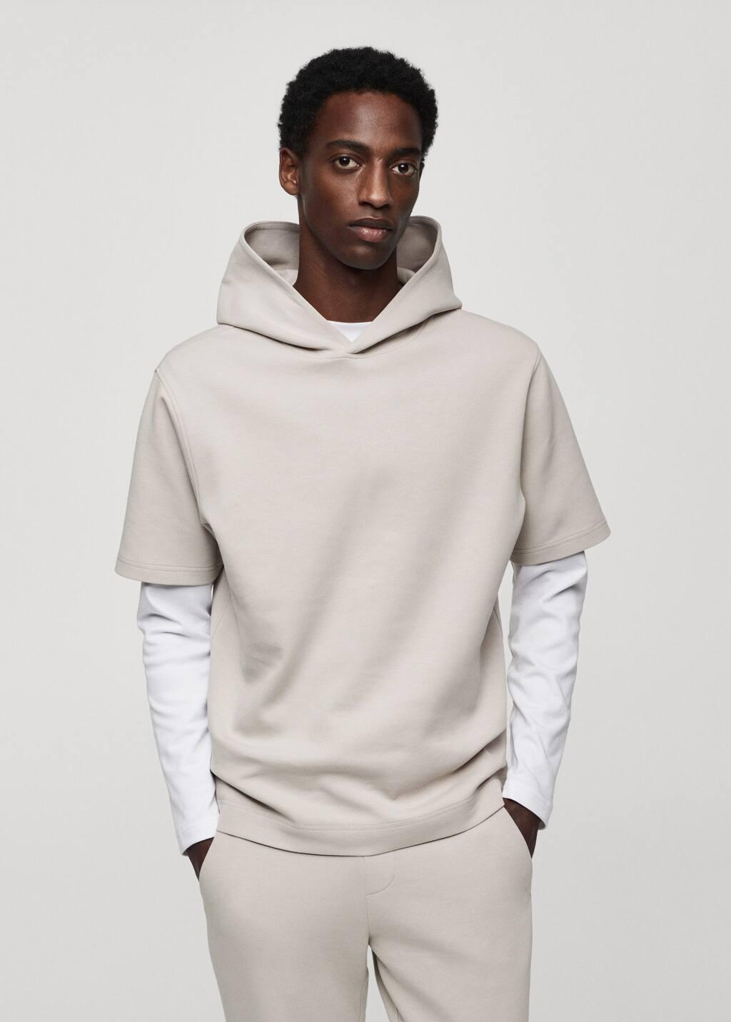 short-sleeved hooded sweatshirt